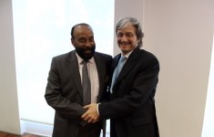 El embajador de Angola en Argentina y el rector Carlos Ruta