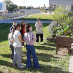 jóvenes del Centro CREI visitaron la huerta del CAU