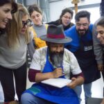 Exploraciones de la técnica ancestral del barniz de Pasto con la visita especial del maestro Óscar Granja Peña a la UNSAM
